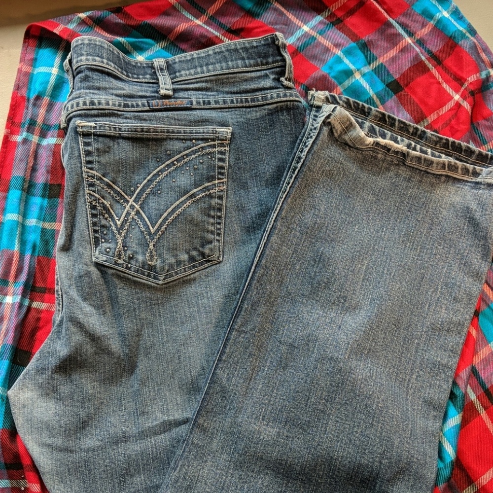 Plus size Wrangler jeans! Qbaby 22w x 32